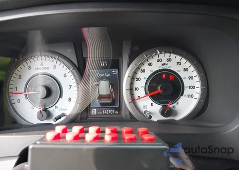 2017 Toyota Sienna Se Premium 8 Passenger from USA, damaged, VIN 5TDXZ3DC5HS777793